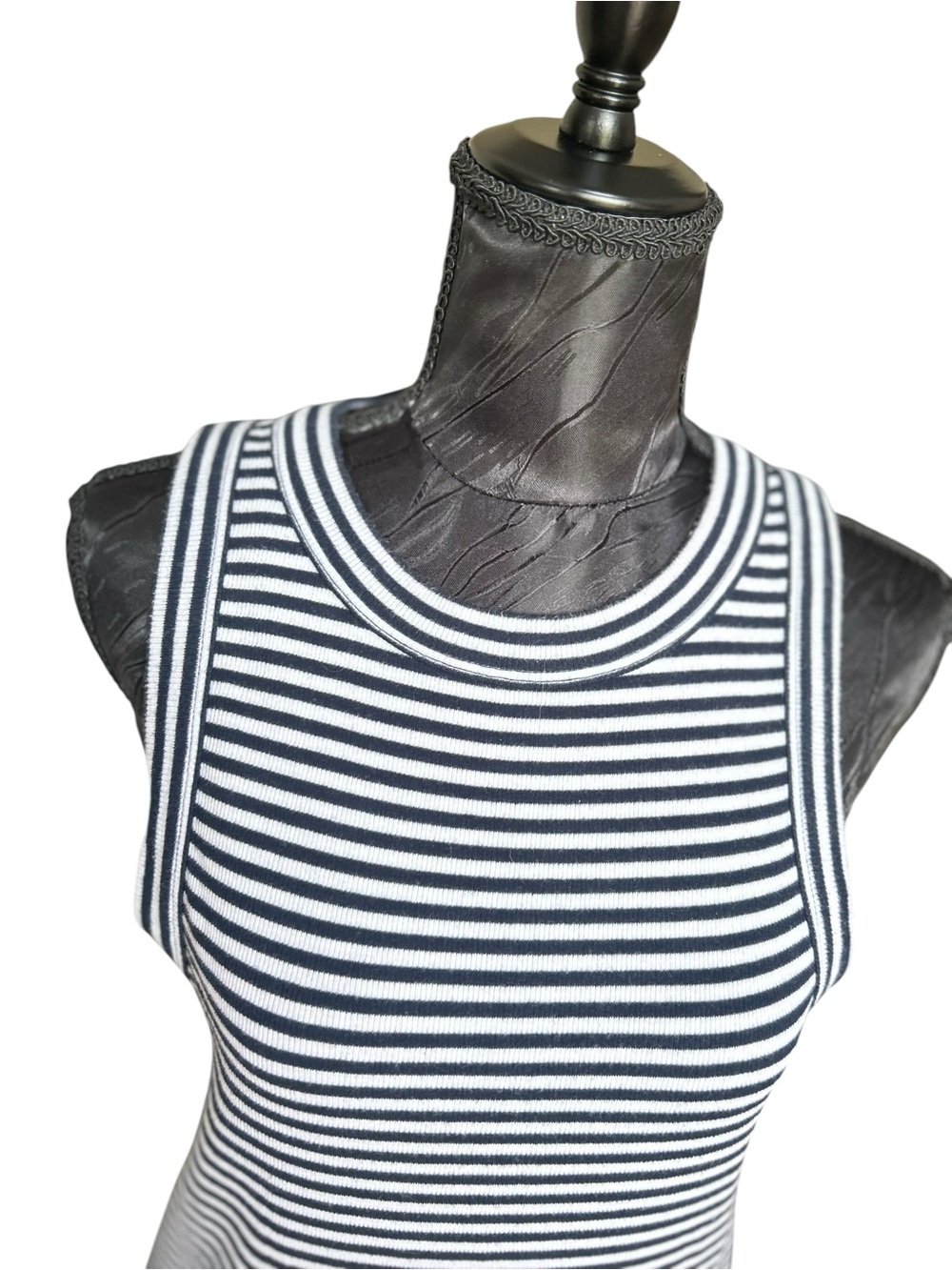 Banana Republic Striped Ribbed Tank Top Womens Large Black White Back To School